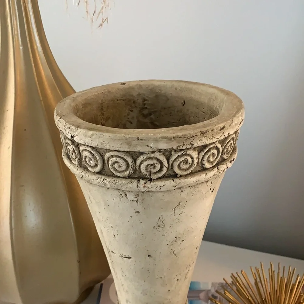 BEAUTIFUL Ornate SCROLLED‎ Cement VASE stone